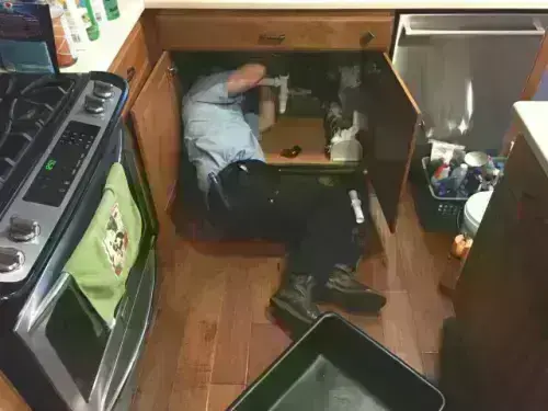 Leaking-Pipe-Repair--leaking-pipe-repair.jpg-image